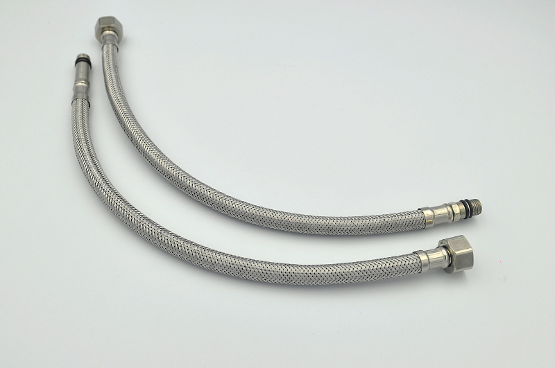 Univerzális flexibilis bekötőcső